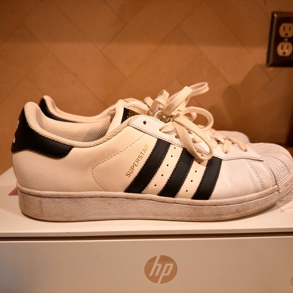Adidas men, tennis shoes size 10 1/2